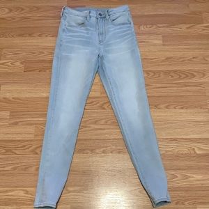 American Eagle Super Hi-Rise Jegging- size 6 regular- excellent shape